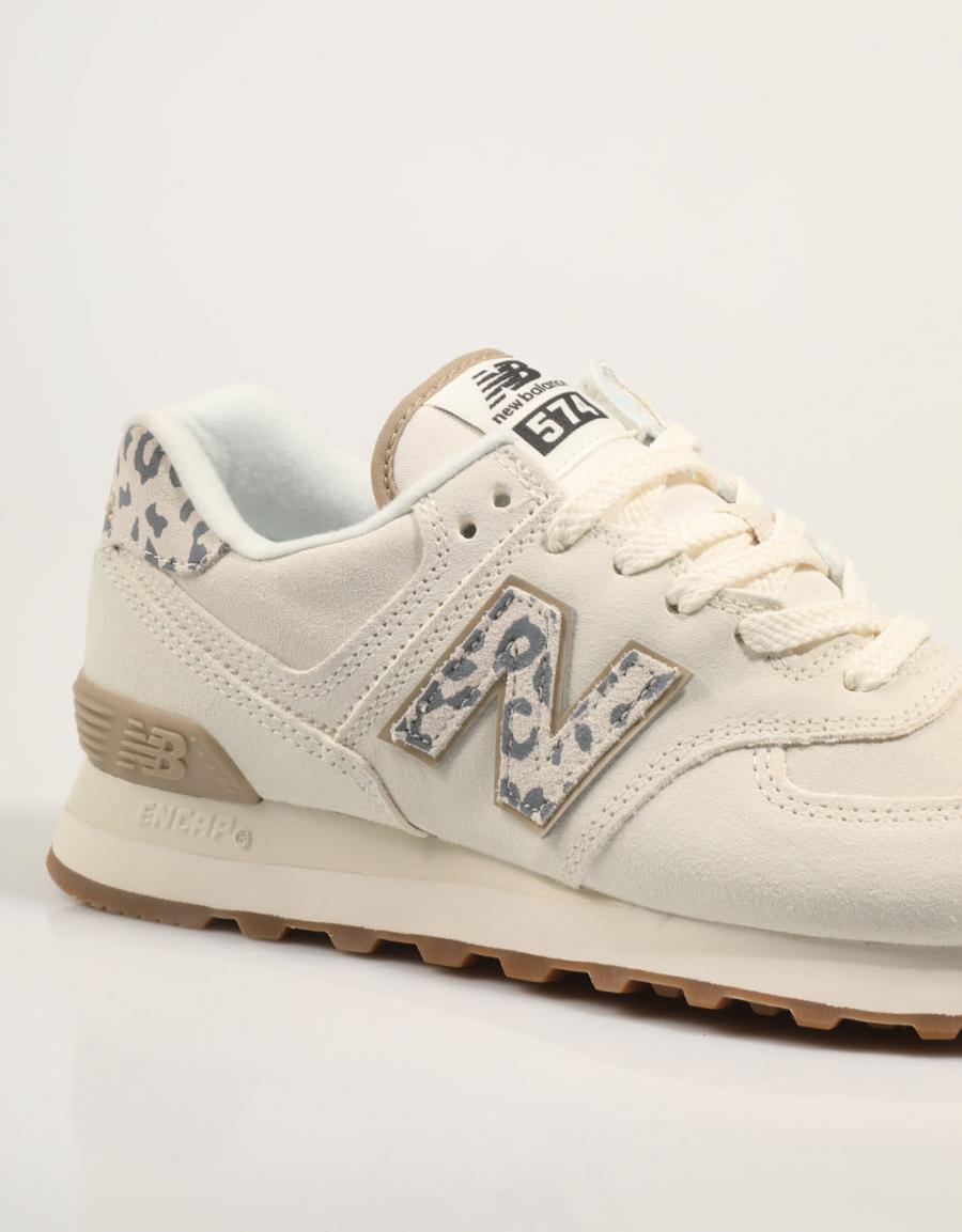 ZAPATILLAS NEW BALANCE WL574 en color Hielo