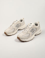 Sneakers NEW BALANCE MR530 in beige
