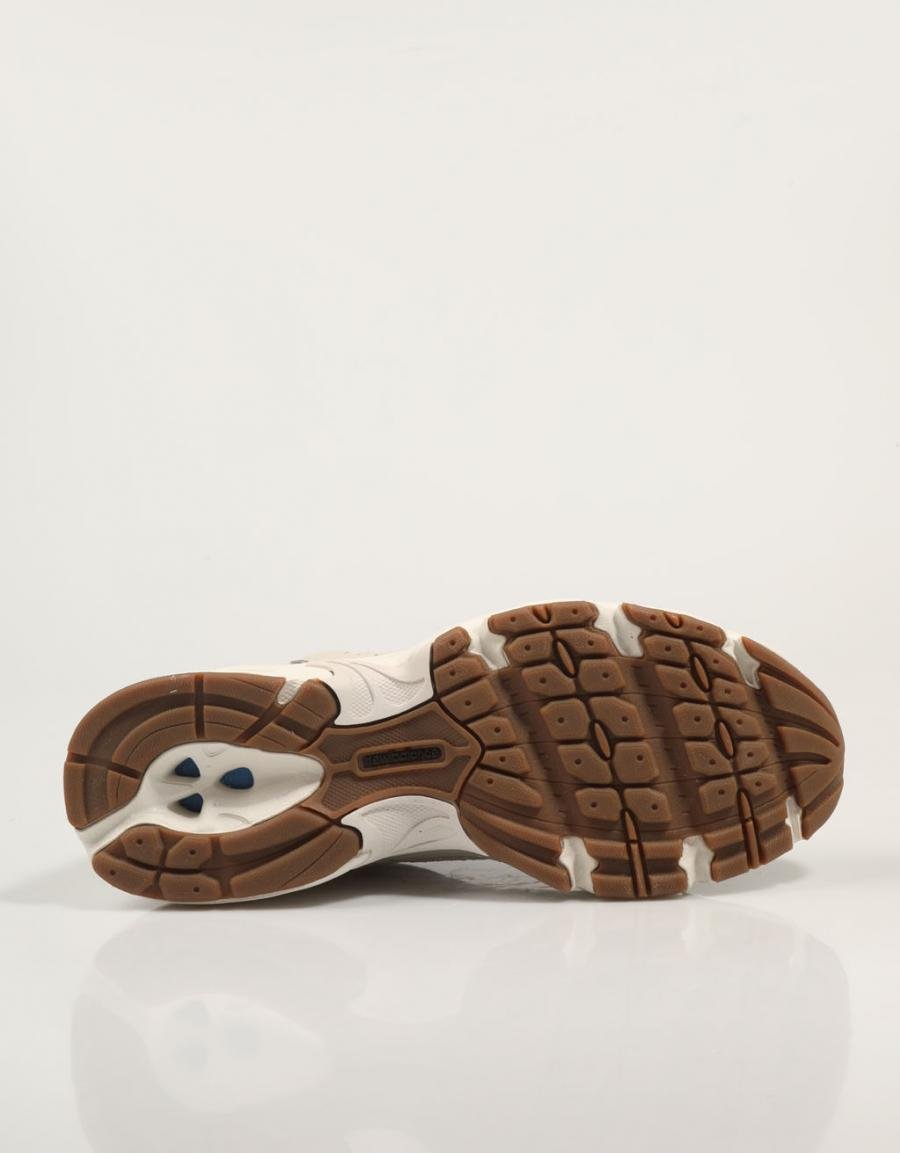 Sneakers NEW BALANCE MR530 in beige