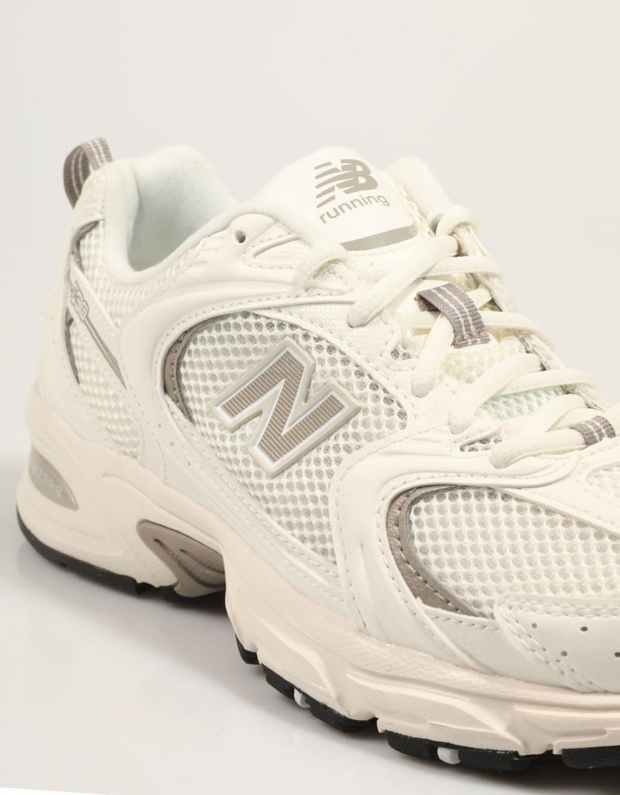 Baskets NEW BALANCE U530 en blanc