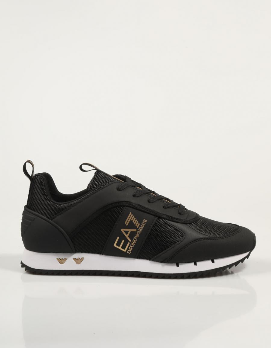 ZAPATILLAS ARMANI EA7 X8X185 XR175 en color Negro