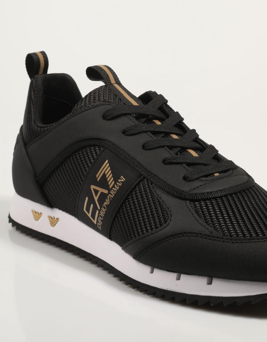 ZAPATILLAS ARMANI EA7 X8X185 XR175 en color Negro