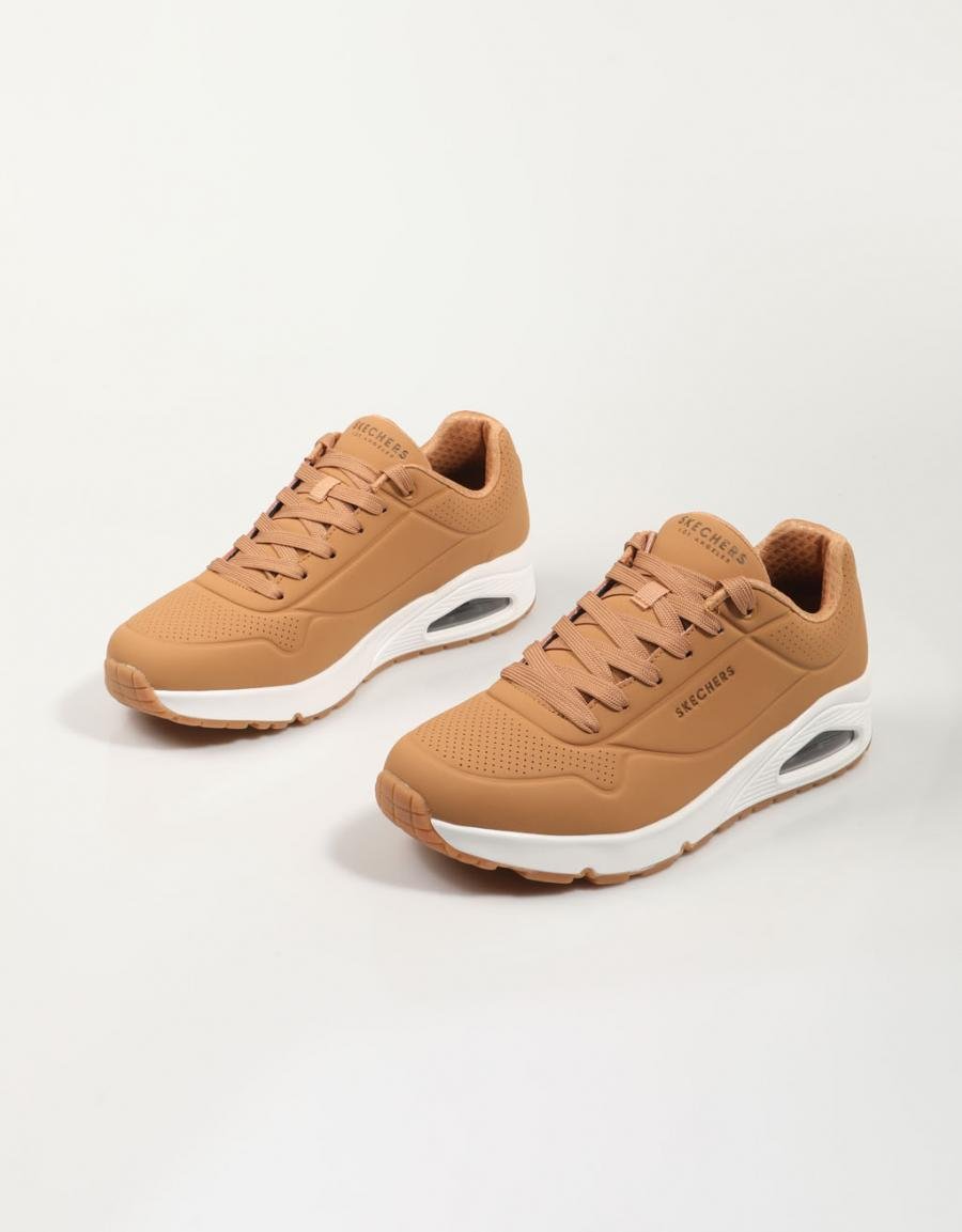 ZAPATILLAS SKECHERS UNO STAND ON AIR 52458 en color Amarillo