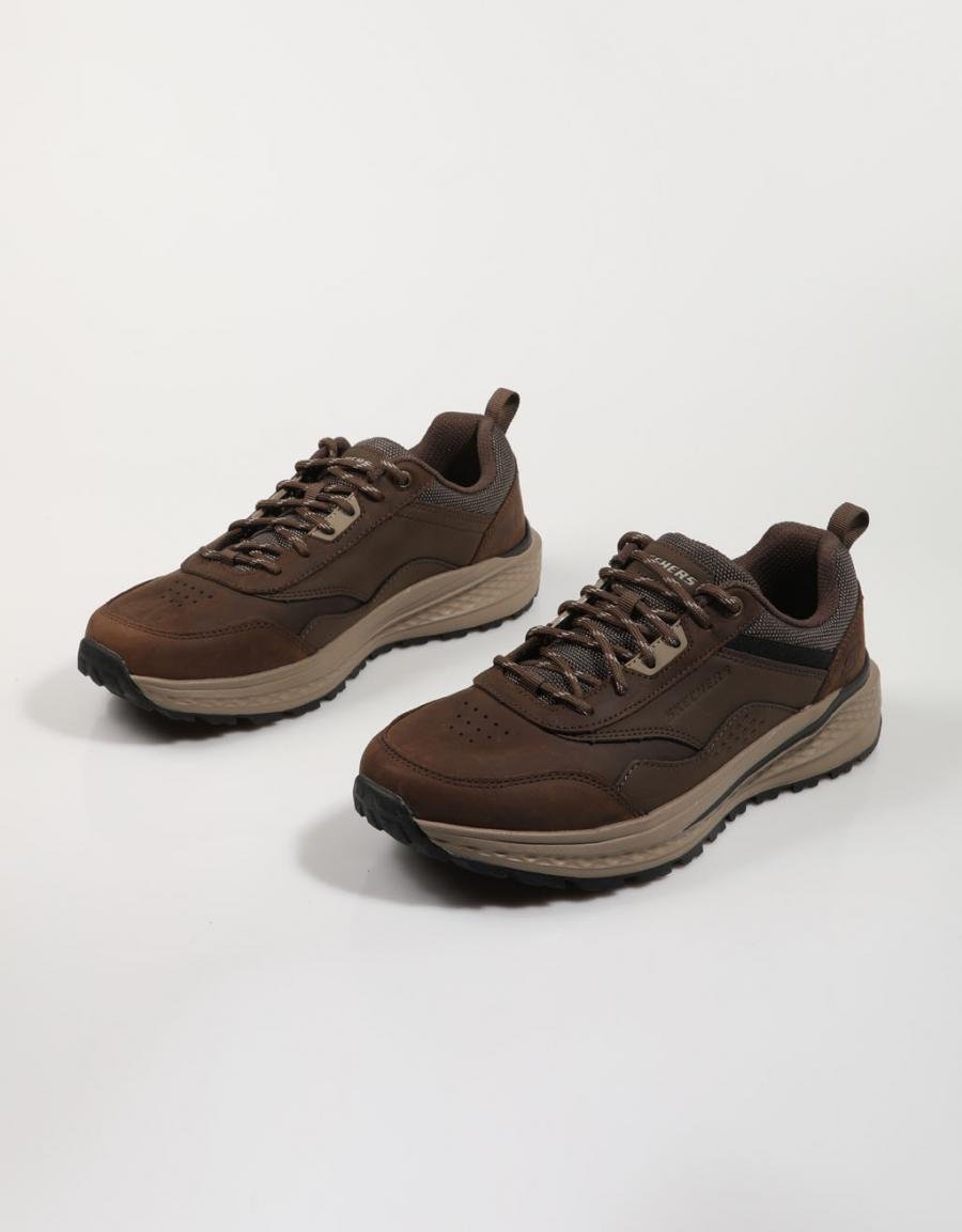 ZAPATILLAS SKECHERS SLADE ULTRA PERALTO 210925 en color Marron
