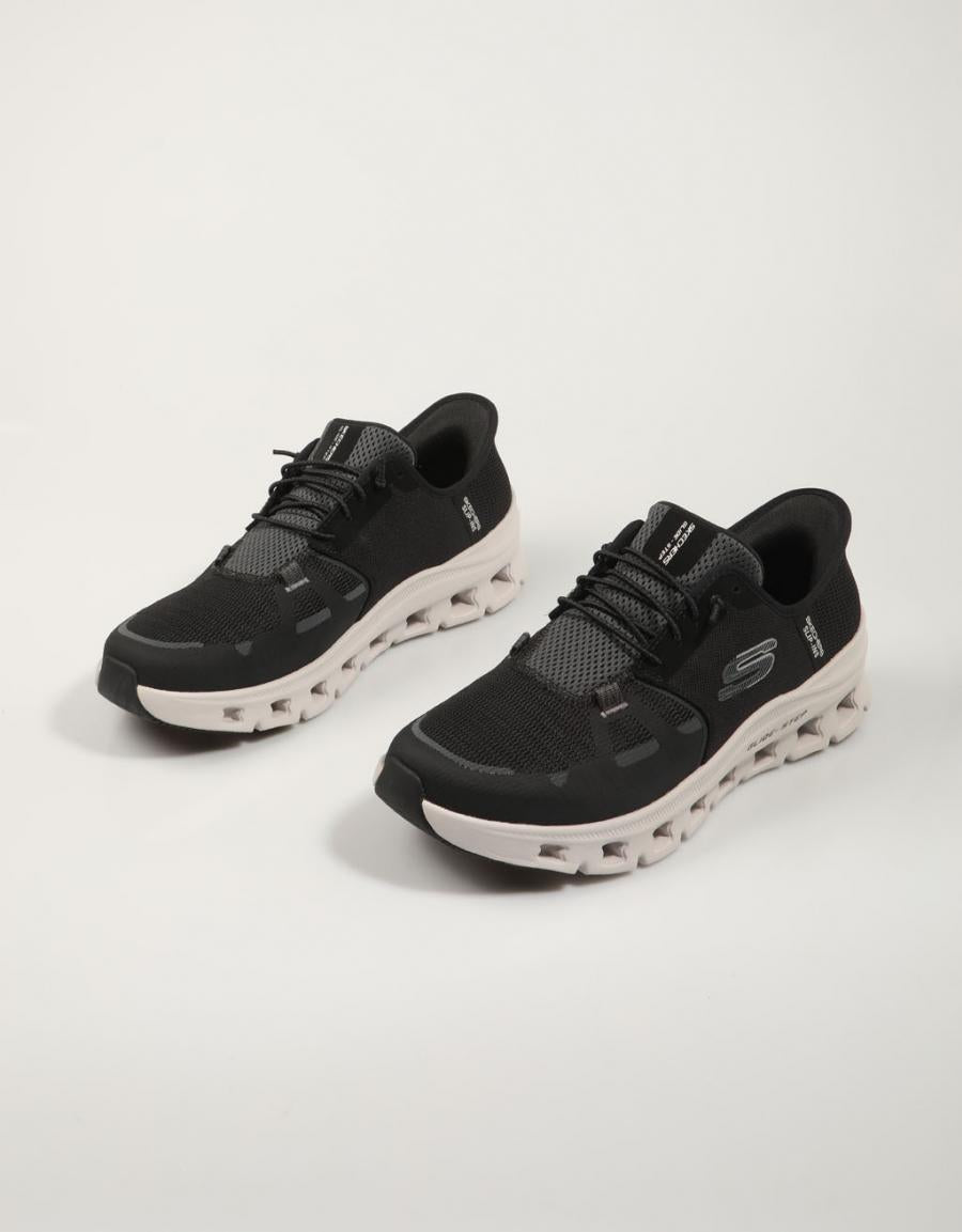 ZAPATILLAS SKECHERS GLIDE STEP PRO en color Negro