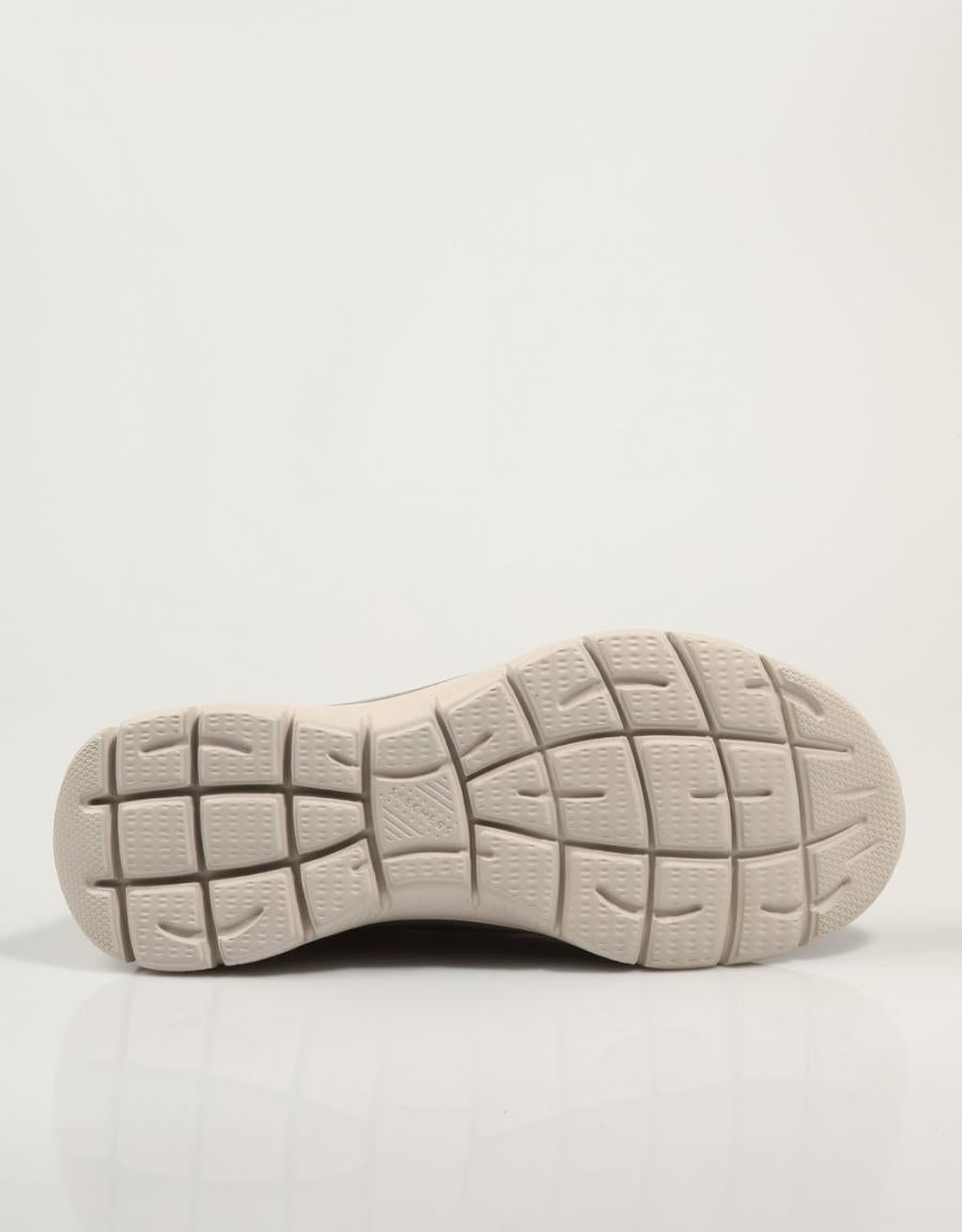 ZAPATILLAS SKECHERS SUMMITS en color Cuero