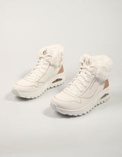 Skechers Boots One Rugged em cor branca