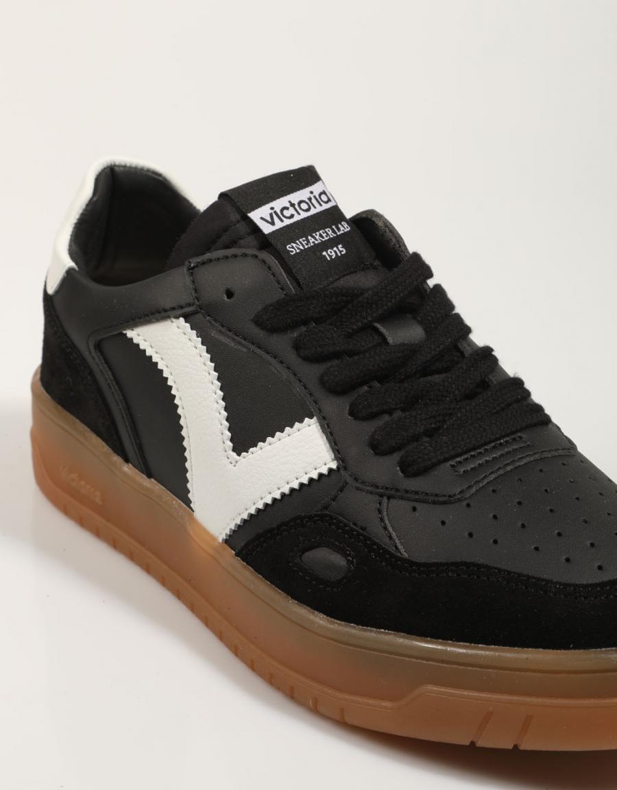 ZAPATILLAS VICTORIA 1257126 SEUL en color Negro