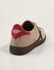 ZAPATILLAS MUNICH BARRU en color Taupe