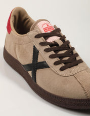 ZAPATILLAS MUNICH BARRU en color Taupe