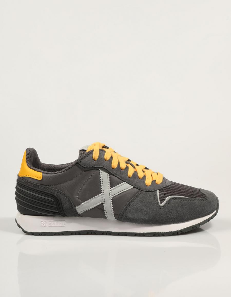 ZAPATILLAS MUNICH MASSANA CLUB en color Gris