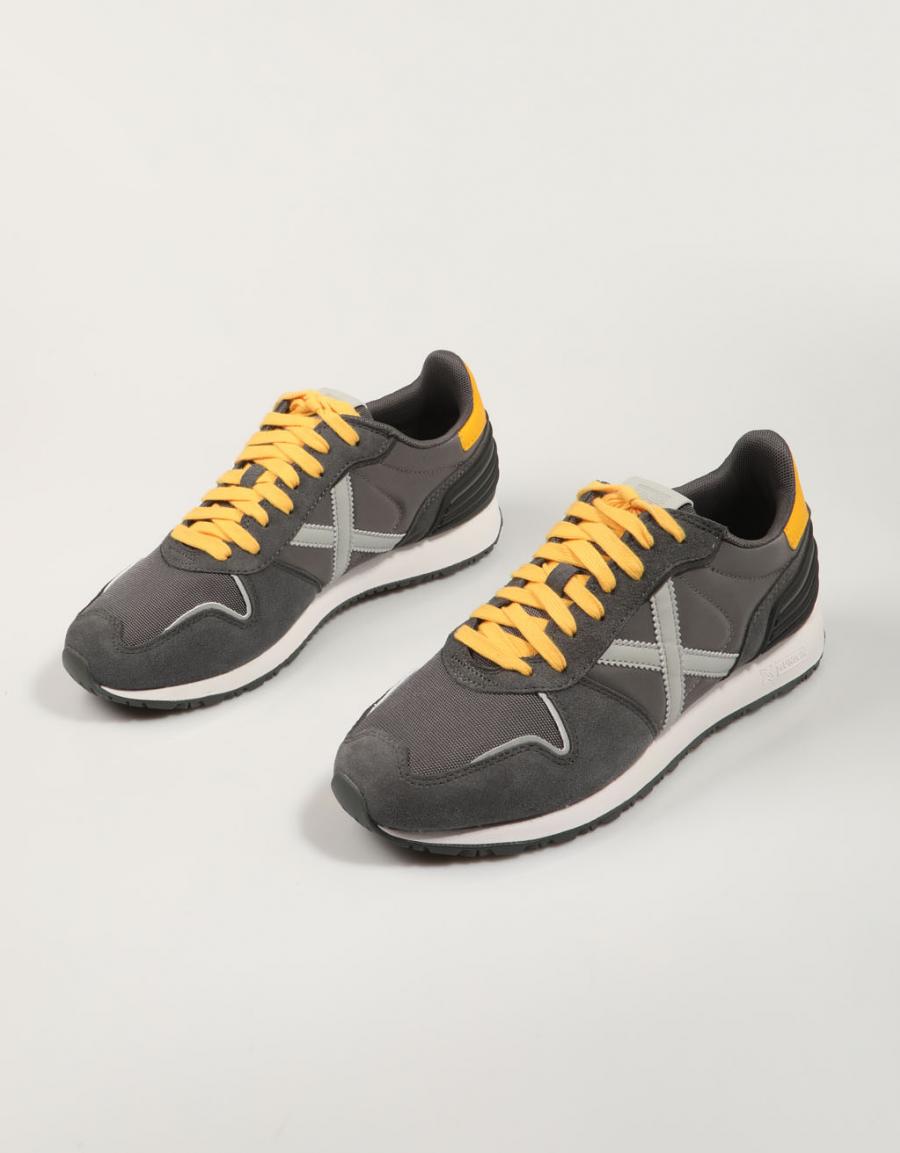 ZAPATILLAS MUNICH MASSANA CLUB en color Gris