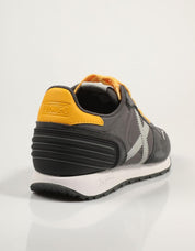 ZAPATILLAS MUNICH MASSANA CLUB en color Gris