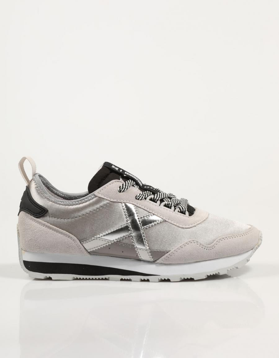 ZAPATILLAS MUNICH UM en color Gris