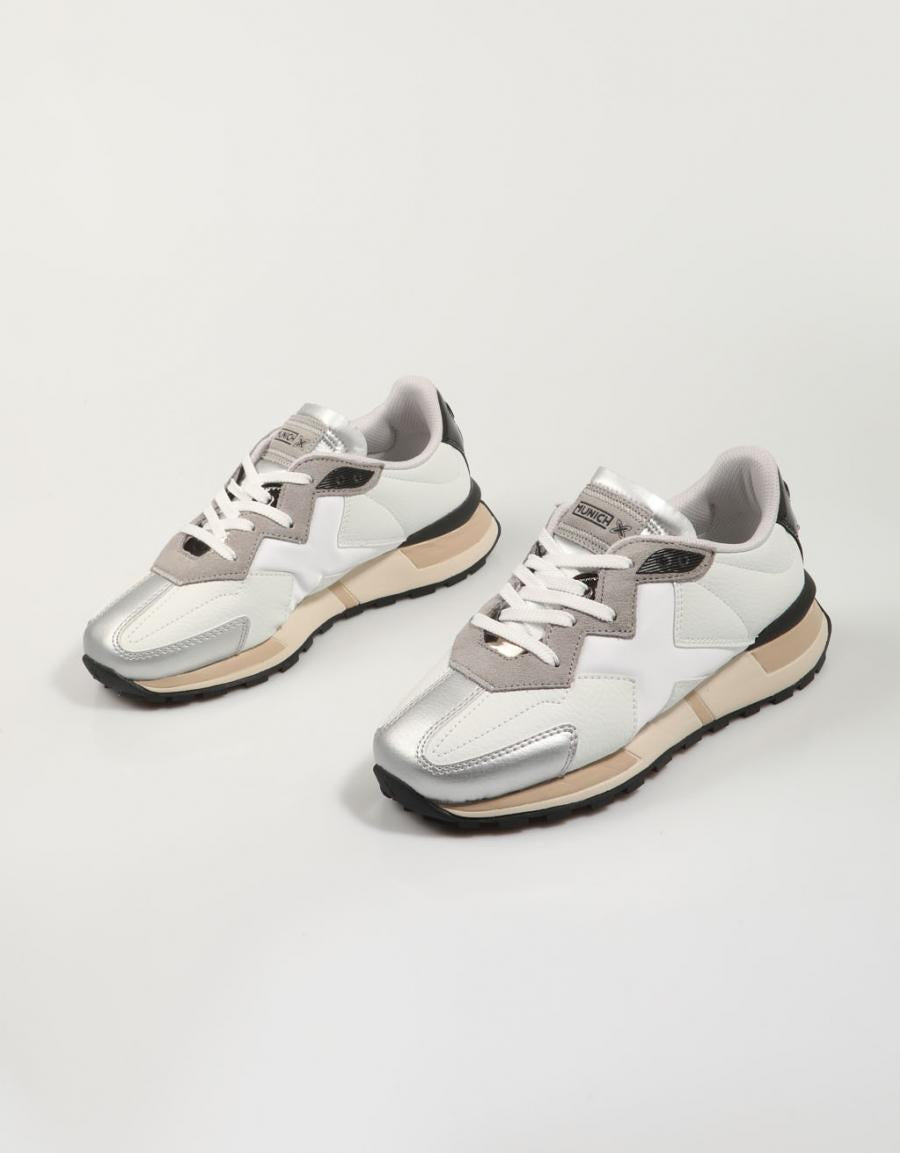 ZAPATILLAS MUNICH SOKU en color Blanco