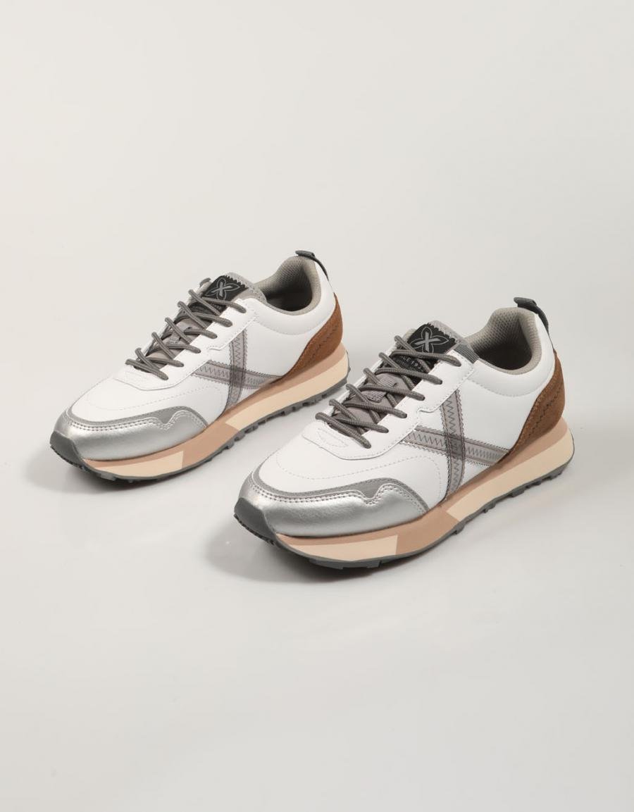 ZAPATILLAS MUNICH NEXT en color Blanco