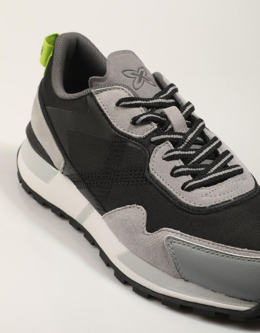 ZAPATILLAS MUNICH PULSAR en color Negro