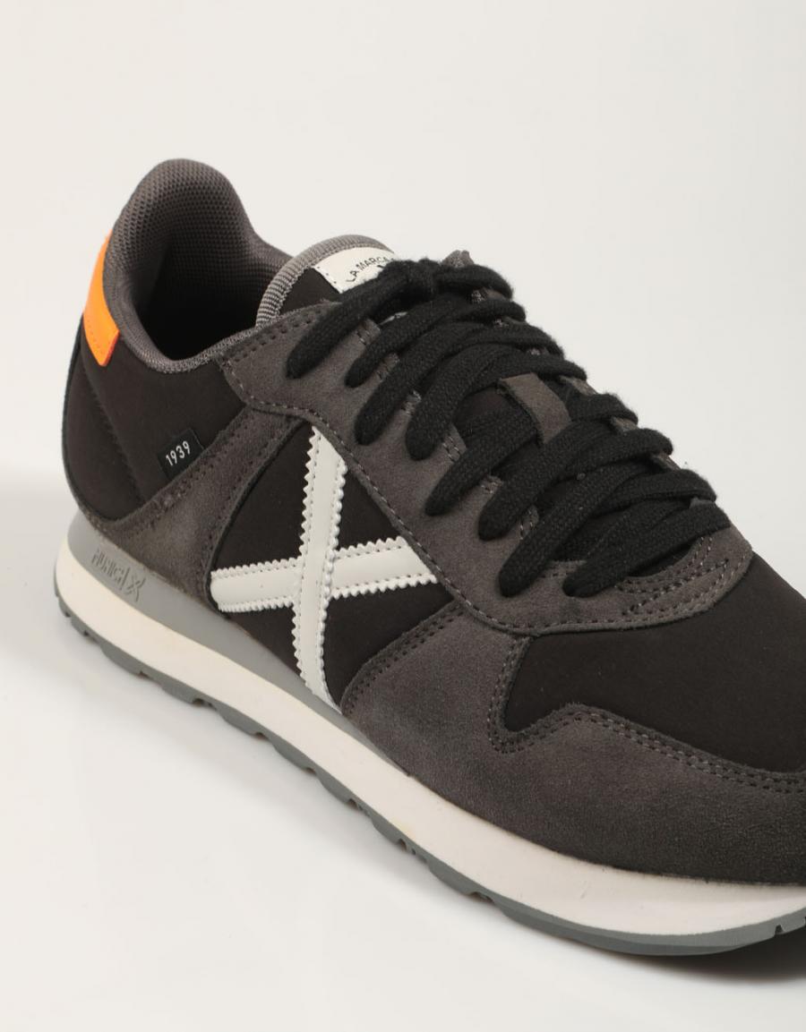 München Massana Clubschuhe in Grau