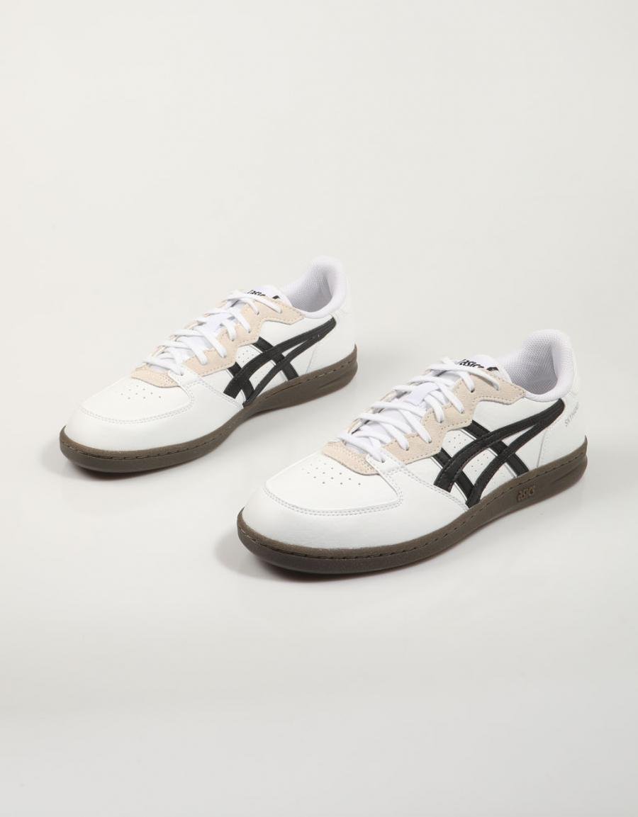 Asics Skyhand shoes in white