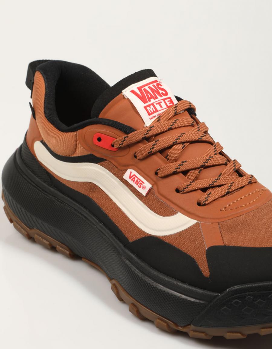 ZAPATILLAS VANS MTE CROSSPATH en color Cuero