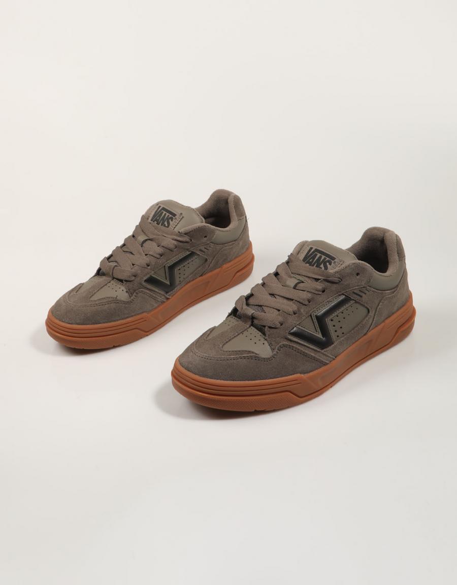 ZAPATILLAS VANS UPLAND en color Gris