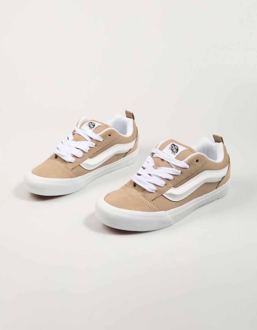 ZAPATILLAS VANS KNU SKOOL en color Beige