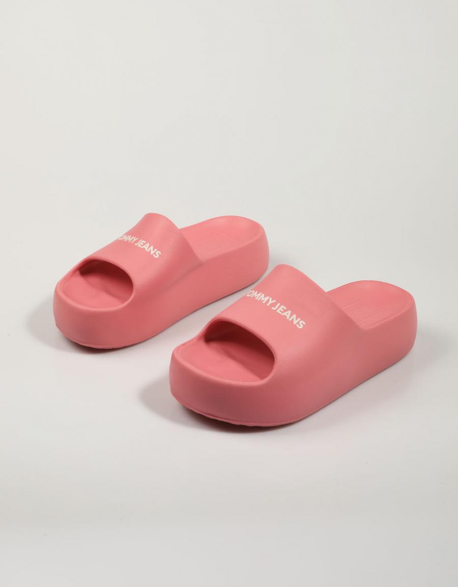 CHANCLAS TOMMY HILFIGER CHUNKY FLAT en color Rosa