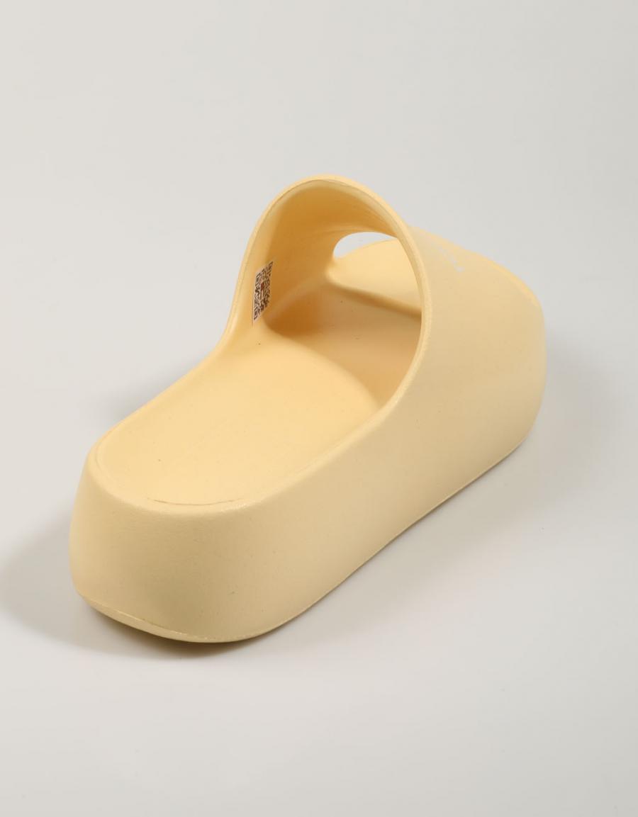 TOMMY HILFIGER CHUNKY FLAT CHANCLAS IN GREEN COLOR