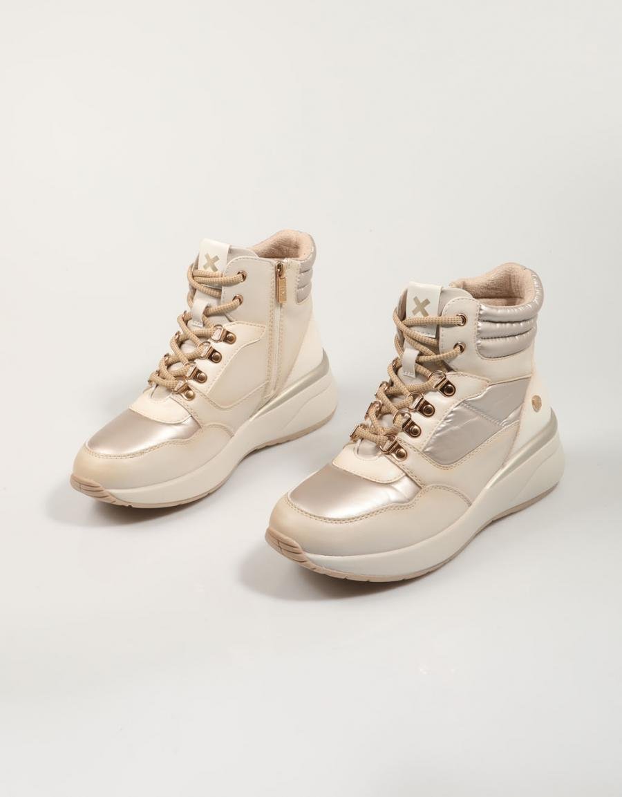 XTI 142922 Scarpe in beige