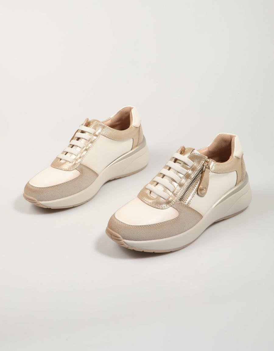 ZAPATILLAS XTI 143358 en color Hielo