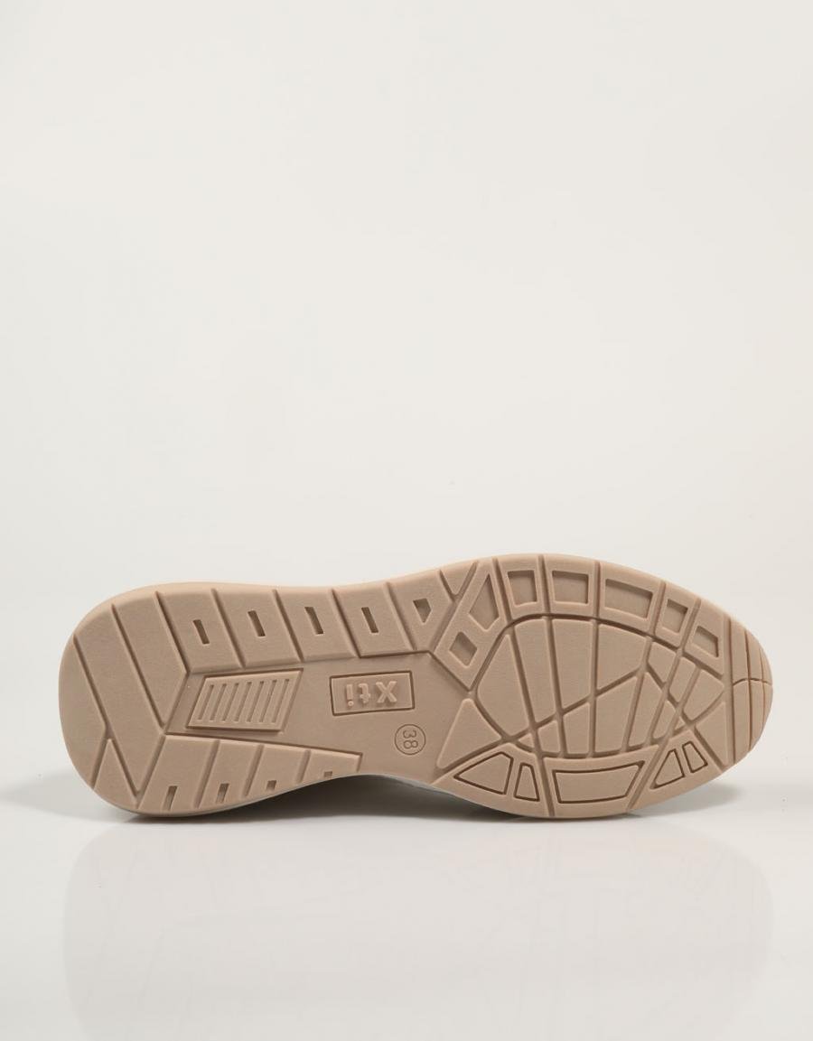 ZAPATILLAS XTI 143358 en color Hielo