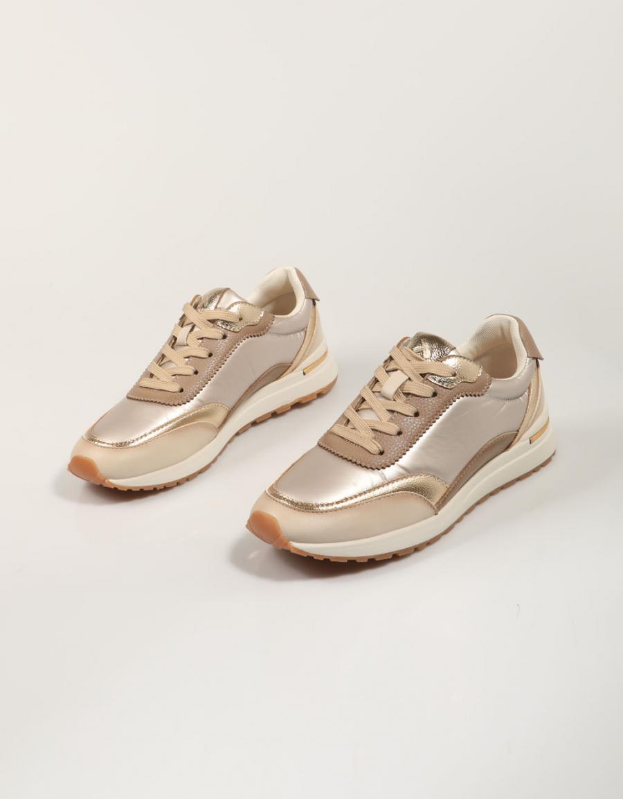 ZAPATILLAS XTI 143374 en color Beige