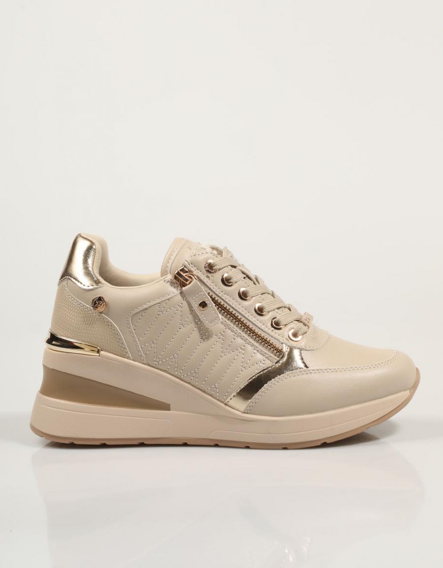ZAPATILLAS XTI 143071 en color Beige