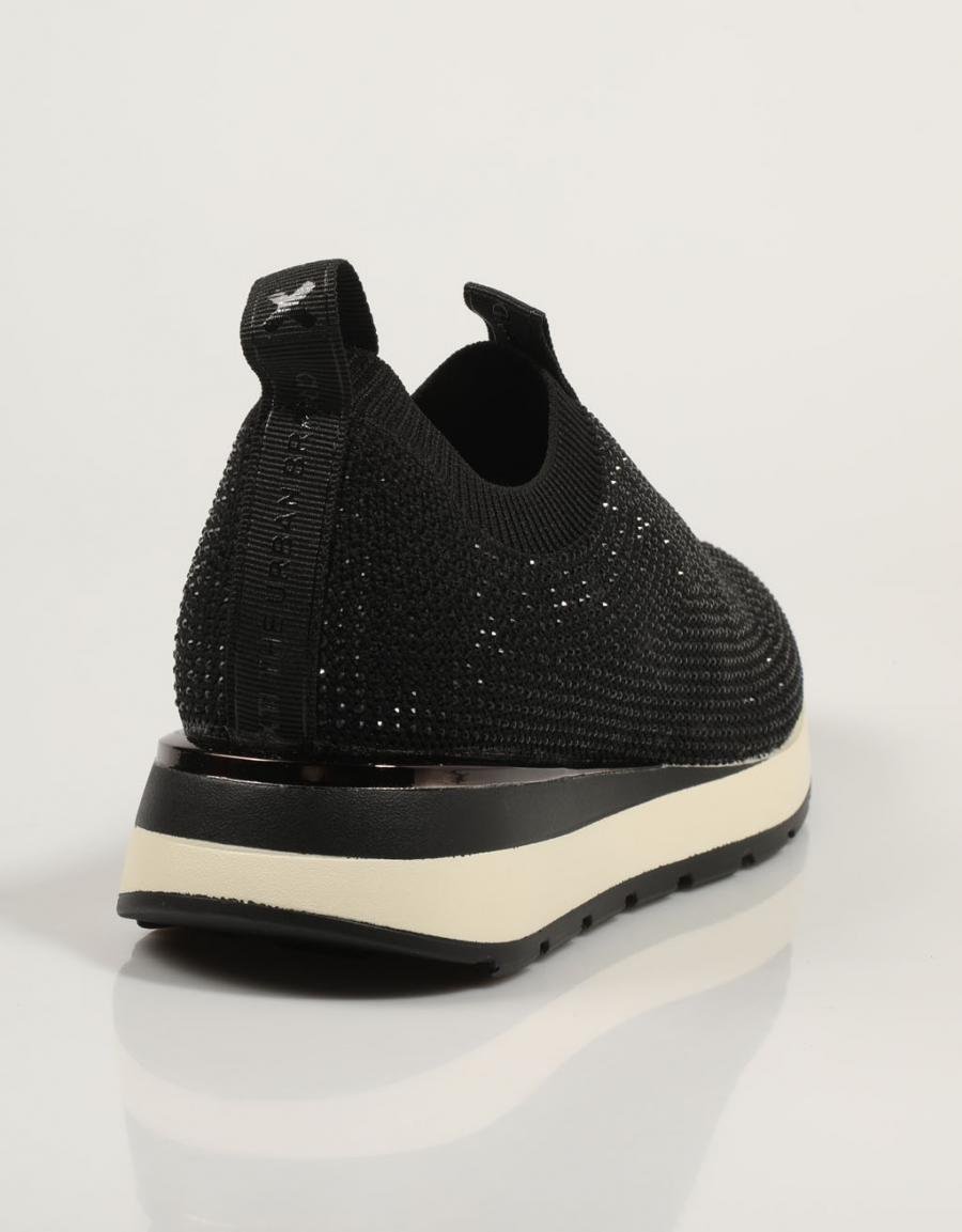 ZAPATILLAS XTI 142964 en color Negro