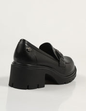 ZAPATOS SPORT XTI 143105 en color Negro