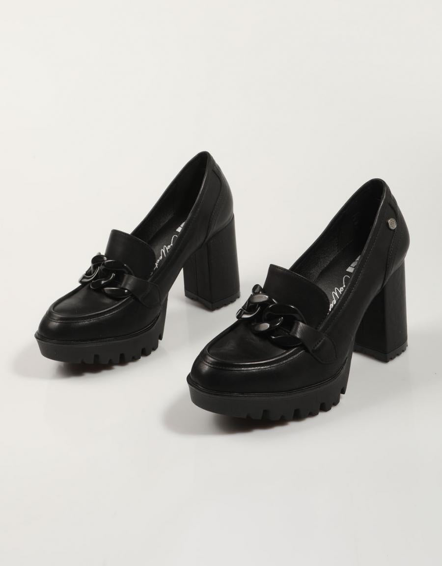 Sapatos de vestido XTI 140584 em preto