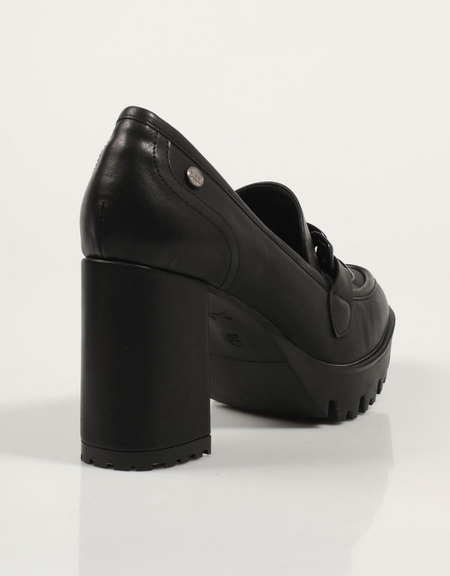 Sapatos de vestido XTI 140584 em preto