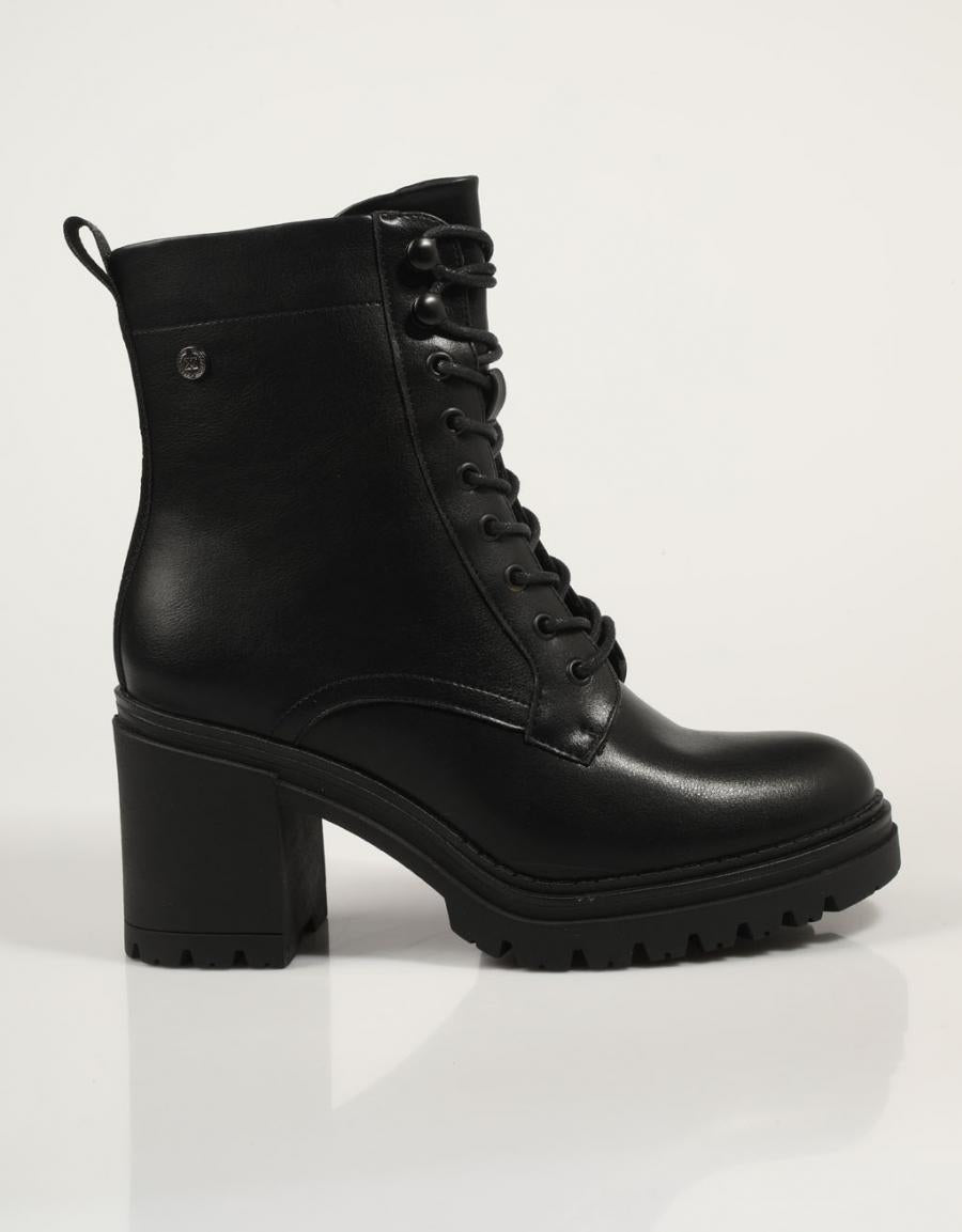 Xti Boots 143284 em preto