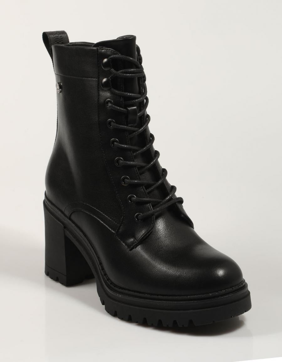 Xti Boots 143284 em preto