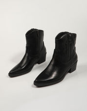 Xti Boots 143118 em preto