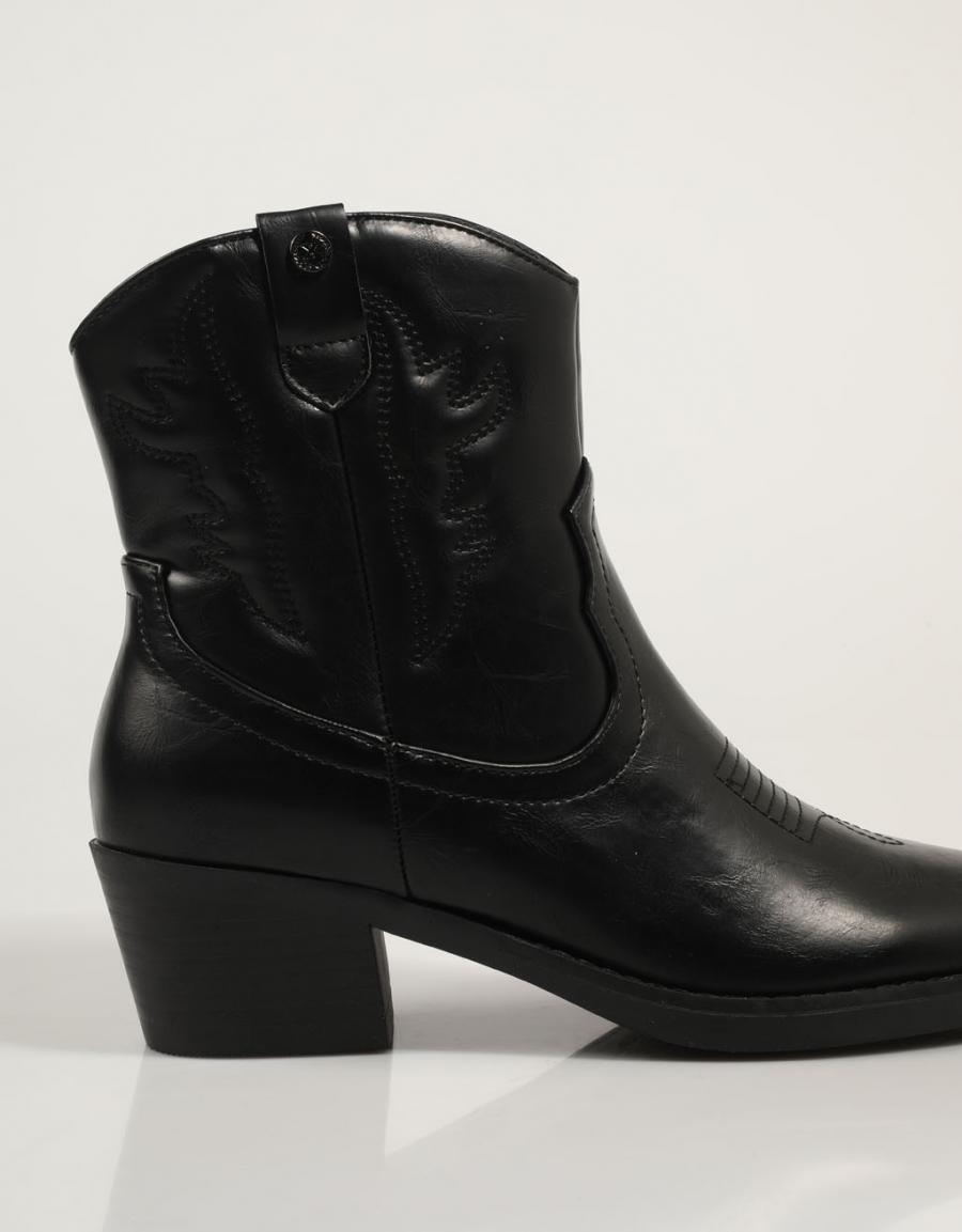 Xti Boots 143118 em preto