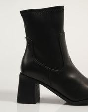 XTI boots 143421 in black