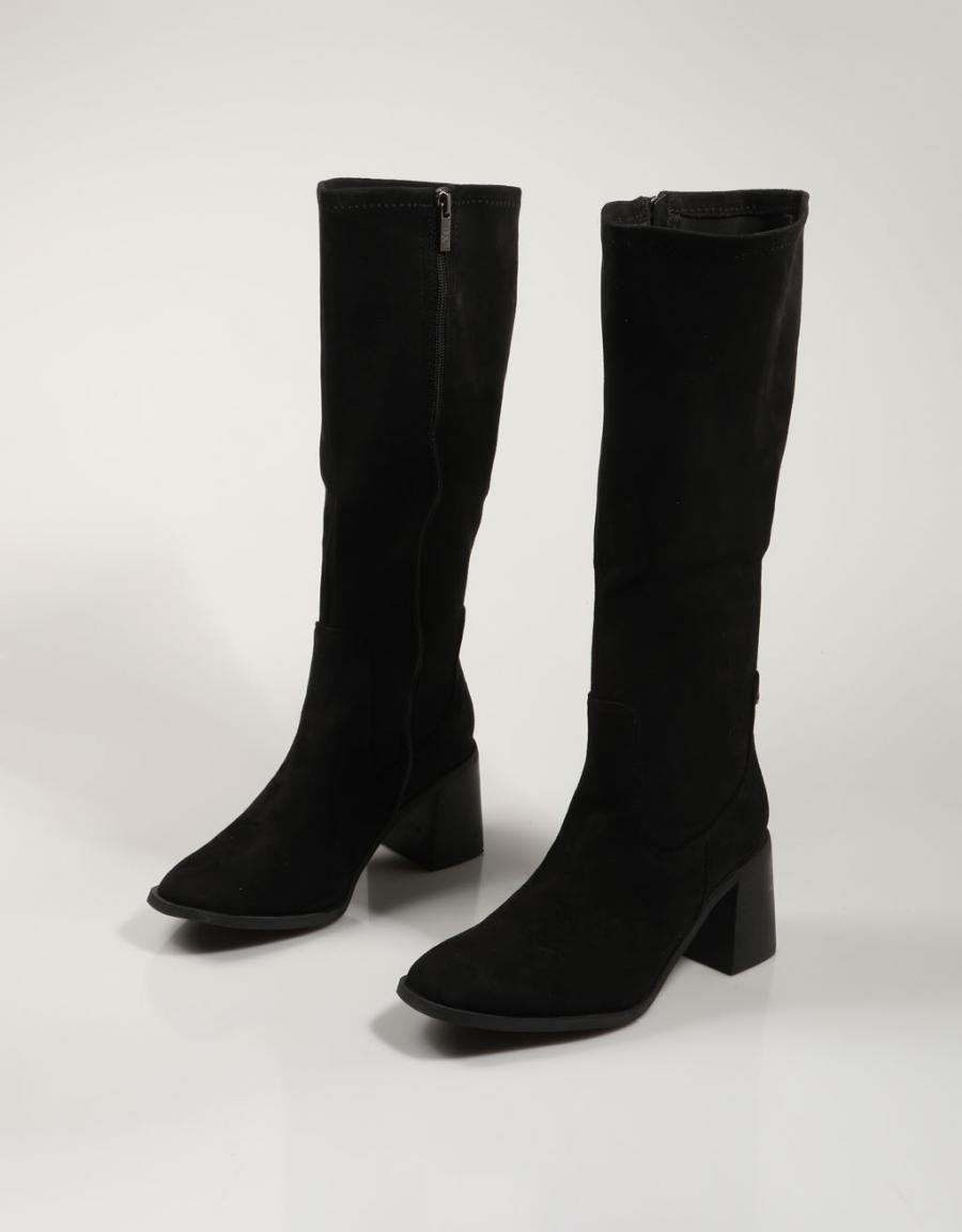 Boots XTI 143424 in black color