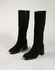 Boots XTI 143424 in black color
