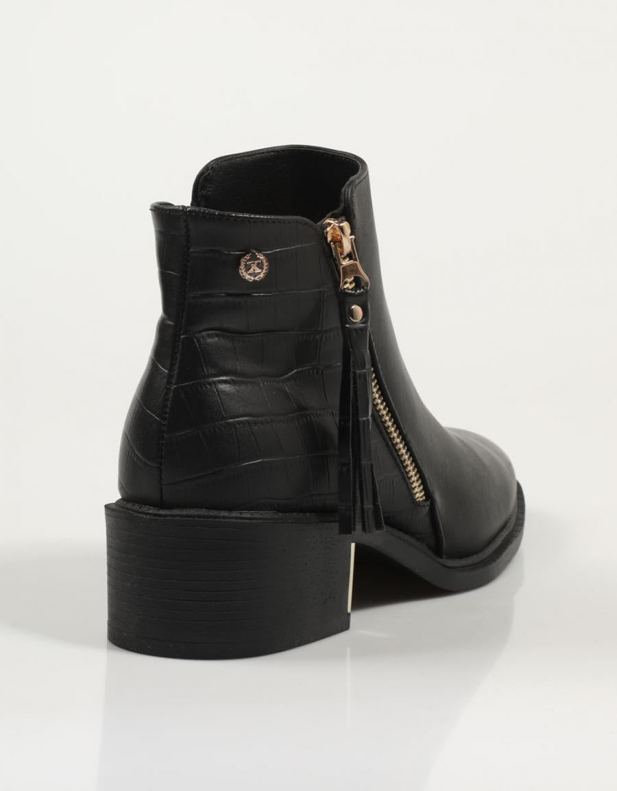 XTI boots 143102 in black