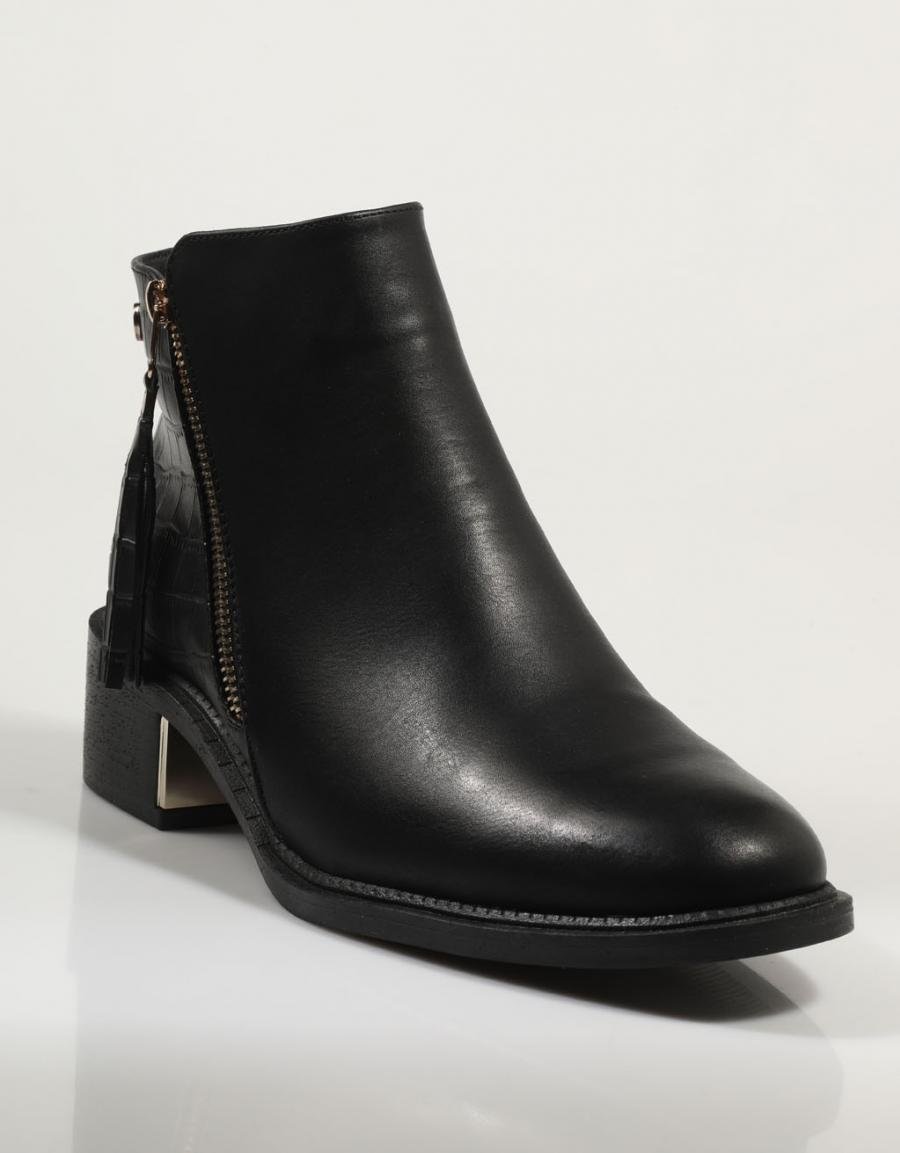 XTI boots 143102 in black