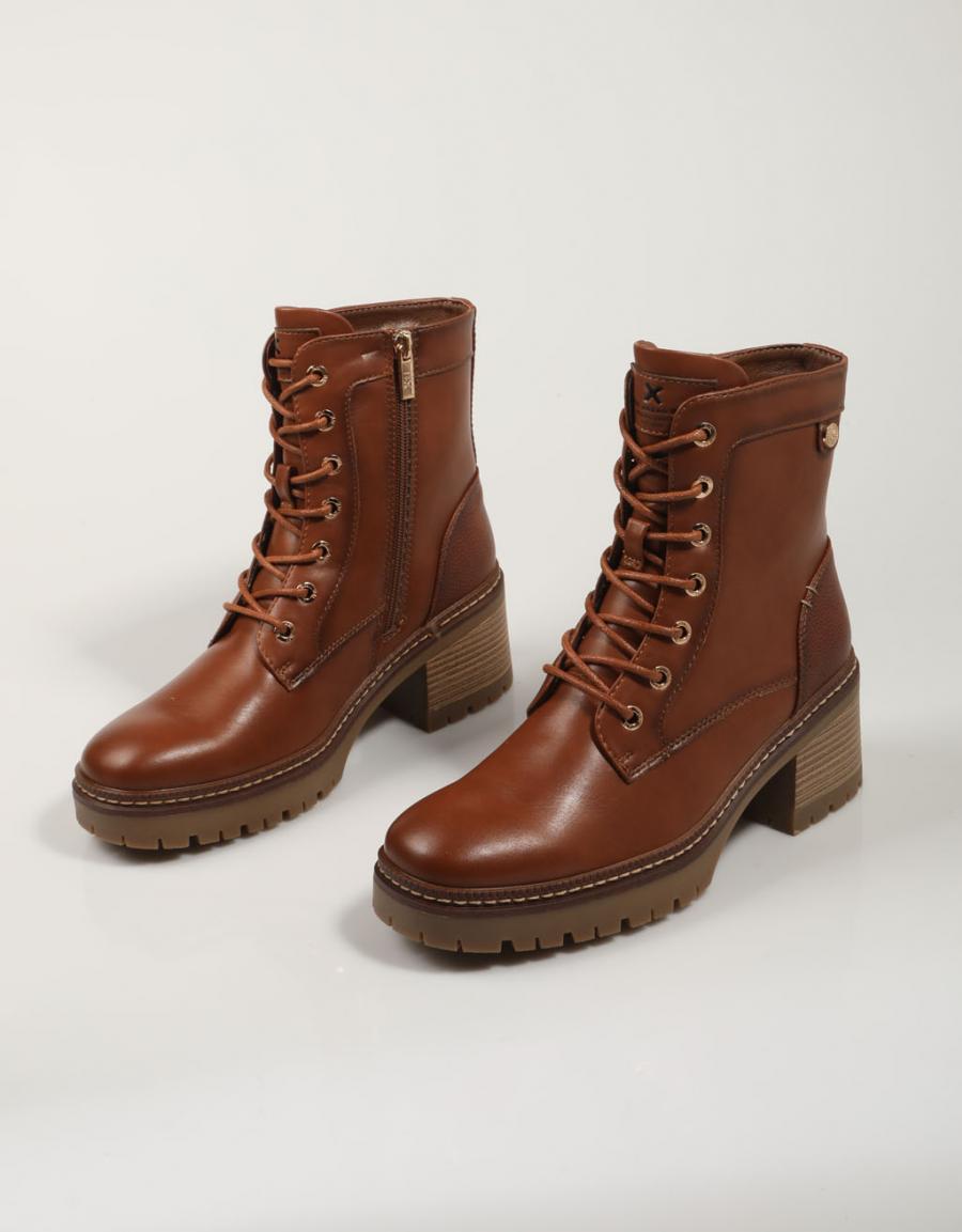 Xti Boots 143368 na cor de couro
