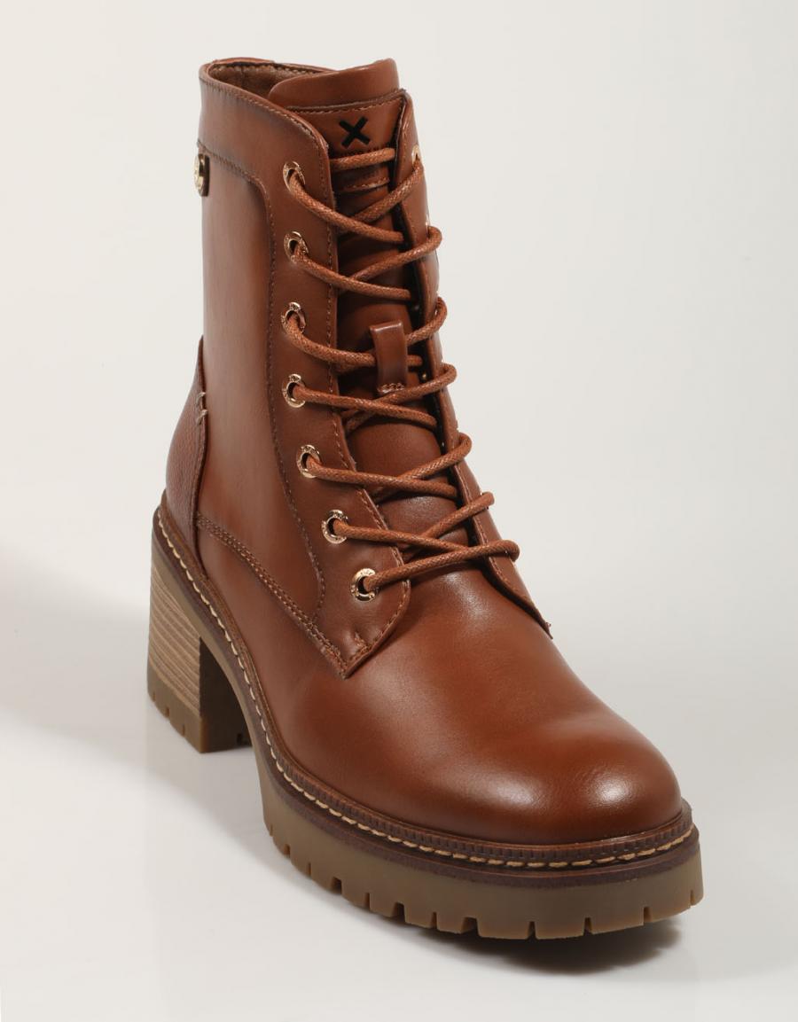 Xti Boots 143368 na cor de couro