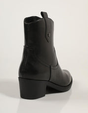 Xti Boots 143477 em preto