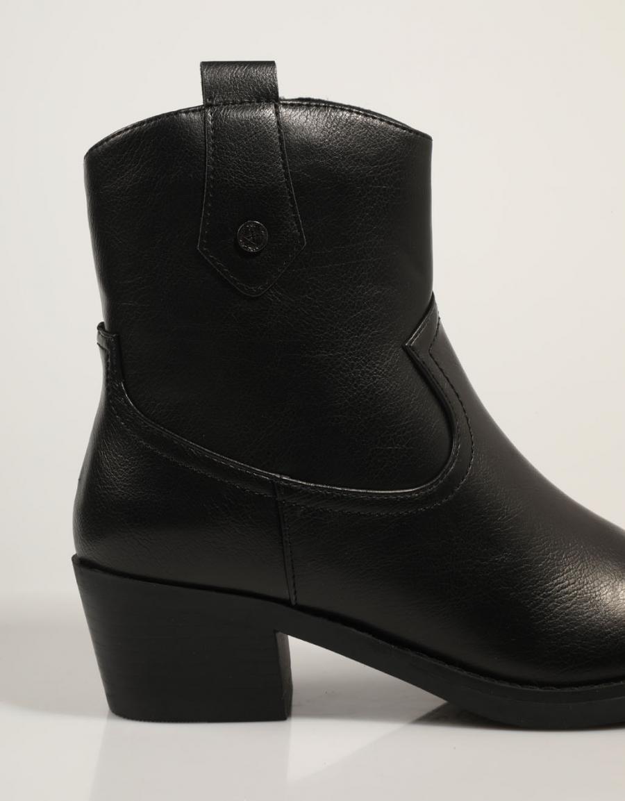 Xti Boots 143477 em preto